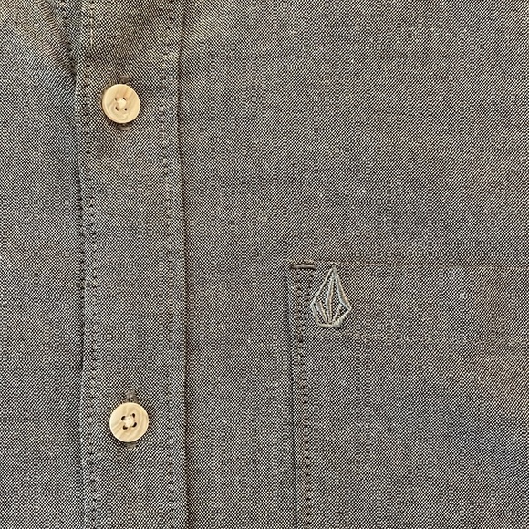 Volcom Modern Fit Button-Up - Picture 2 of 10